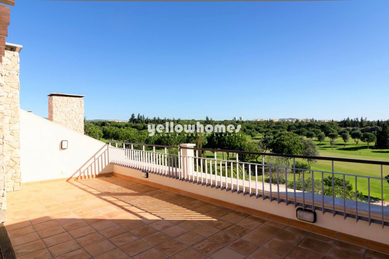 Beautiful golf fronted 3-bedroom townhouse with sea views in Vilamoura